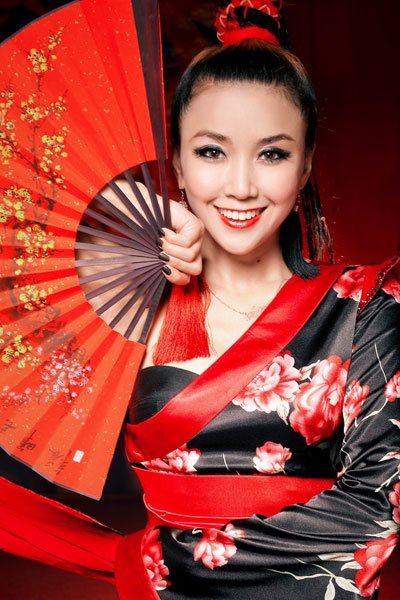  王蓉 